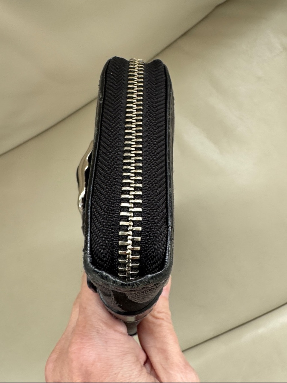 Coach Zoe SoHo buckle zip around wallet in black signature jacquard and leather - Picture 9 of 13